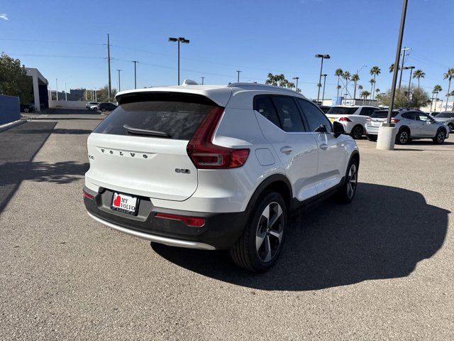 2025 Volvo XC40 Core Bright Theme