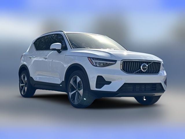 2025 Volvo XC40 Core Bright Theme