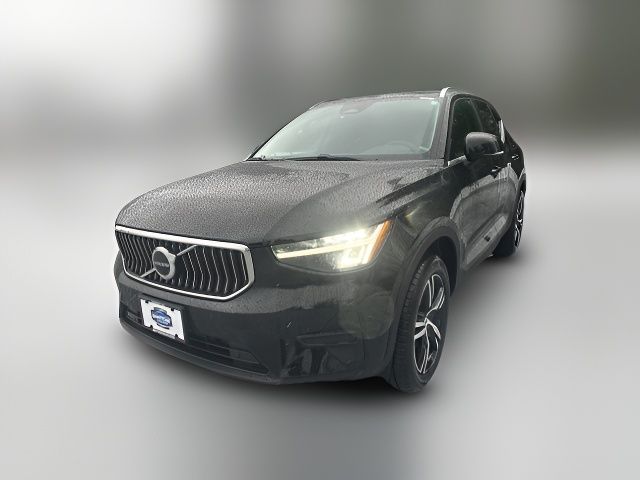 2025 Volvo XC40 Core Bright Theme