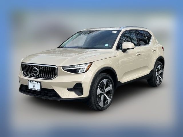 2025 Volvo XC40 Core Bright Theme