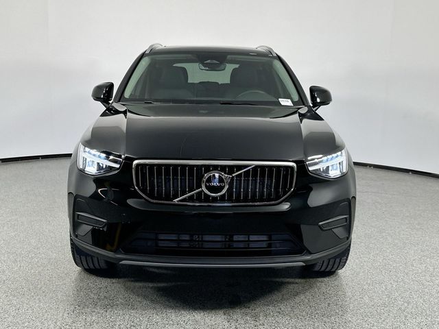 2025 Volvo XC40 Core Bright Theme