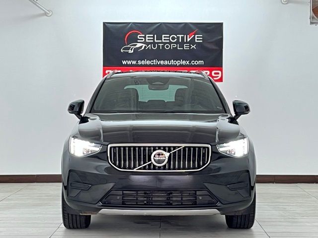 2025 Volvo XC40 Core Bright Theme