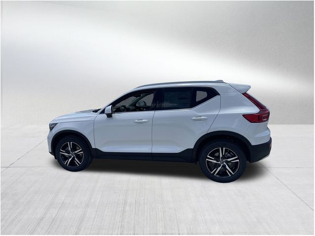 2025 Volvo XC40 Core Bright Theme