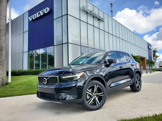 2025 Volvo XC40 Core Bright Theme