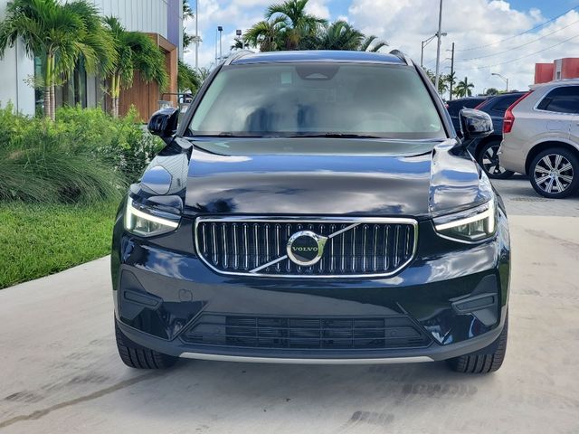 2025 Volvo XC40 Core Bright Theme