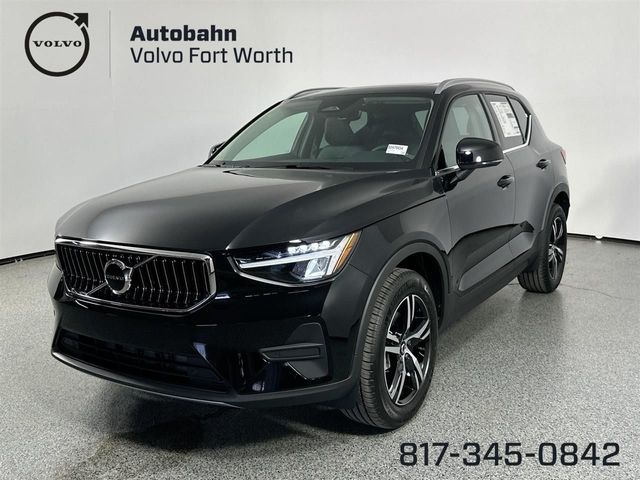 2025 Volvo XC40 Core Bright Theme