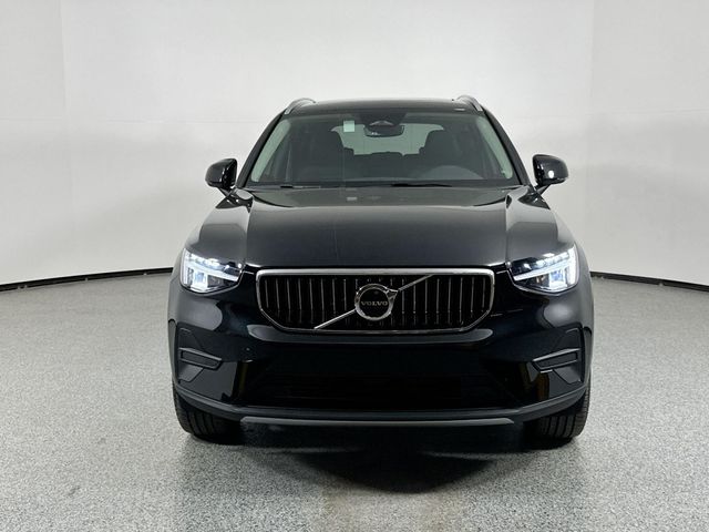 2025 Volvo XC40 Core Bright Theme