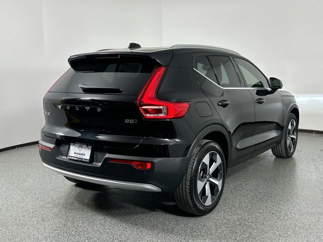 2025 Volvo XC40 Core Bright Theme