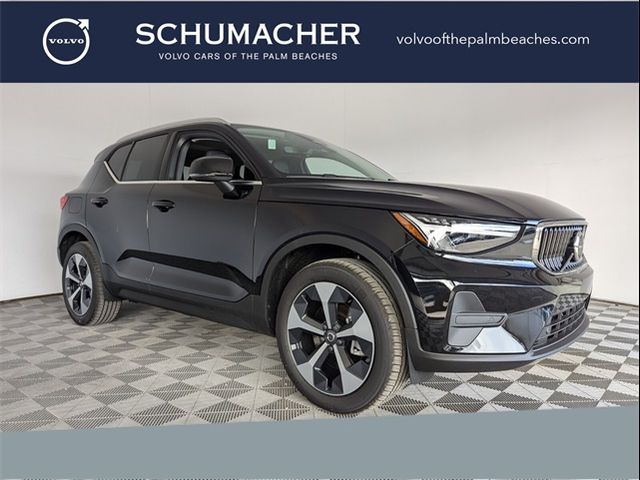 2025 Volvo XC40 Core Bright Theme