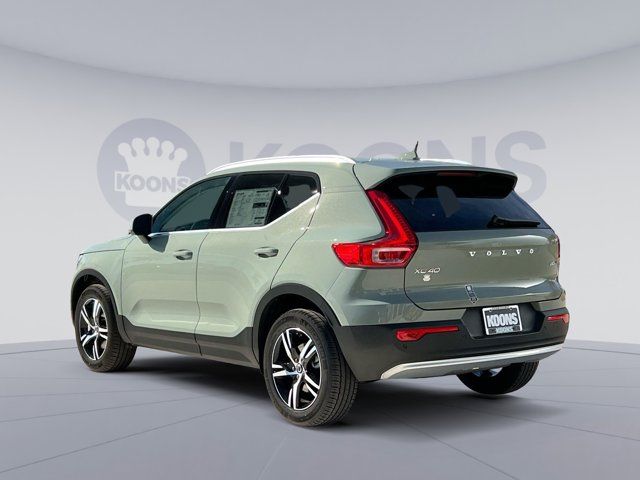 2025 Volvo XC40 Core Bright Theme