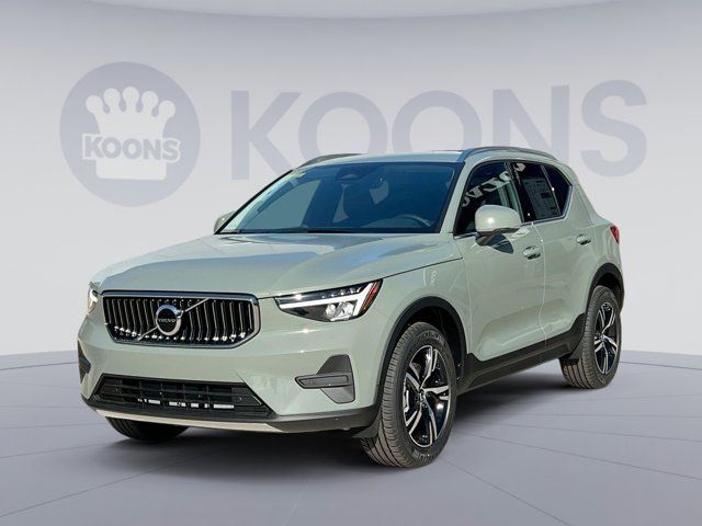 2025 Volvo XC40 Core Bright Theme