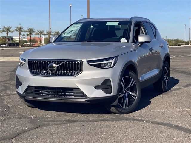 2025 Volvo XC40 Core Bright Theme