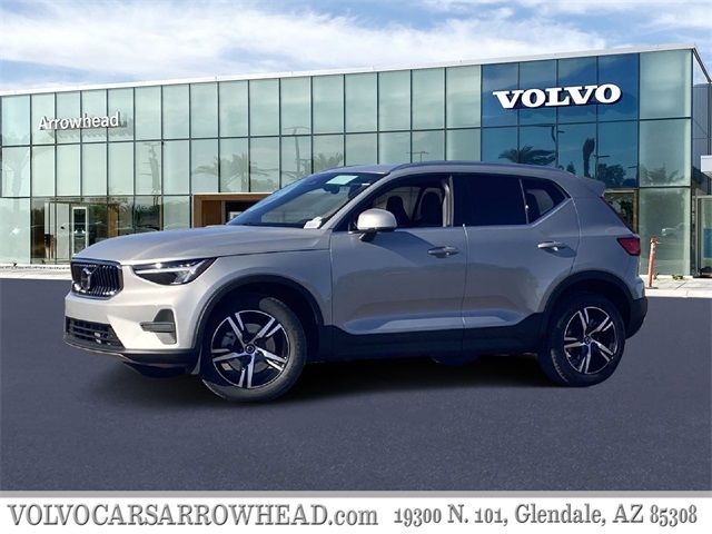 2025 Volvo XC40 Core Bright Theme