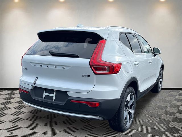 2025 Volvo XC40 Core Bright Theme