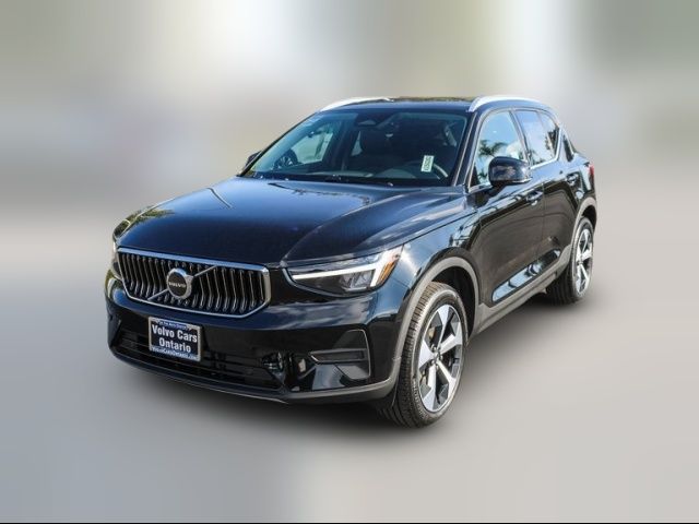 2025 Volvo XC40 Core Bright Theme