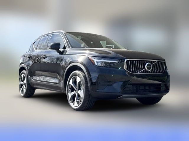 2025 Volvo XC40 Core Bright Theme