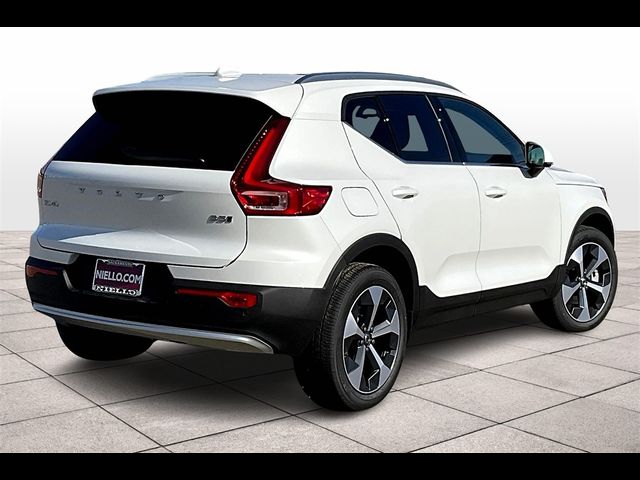 2025 Volvo XC40 Core Bright Theme