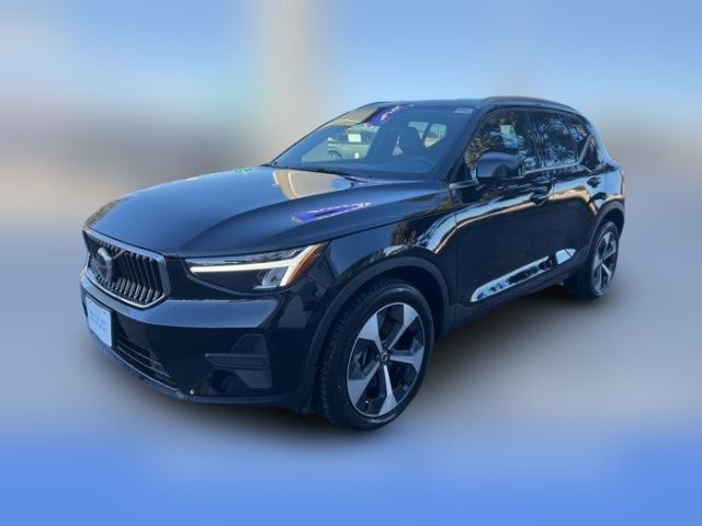 2025 Volvo XC40 Core Bright Theme