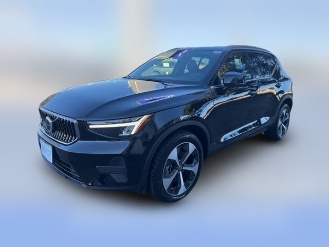 2025 Volvo XC40 Core Bright Theme