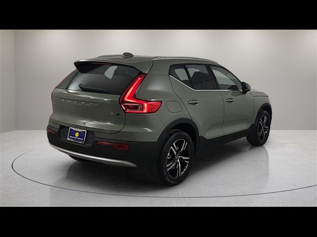 2025 Volvo XC40 Core Bright Theme