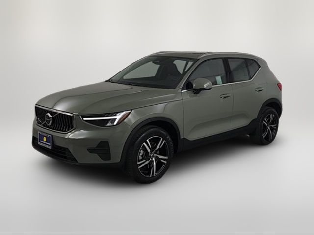 2025 Volvo XC40 Core Bright Theme