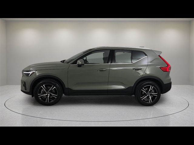 2025 Volvo XC40 Core Bright Theme