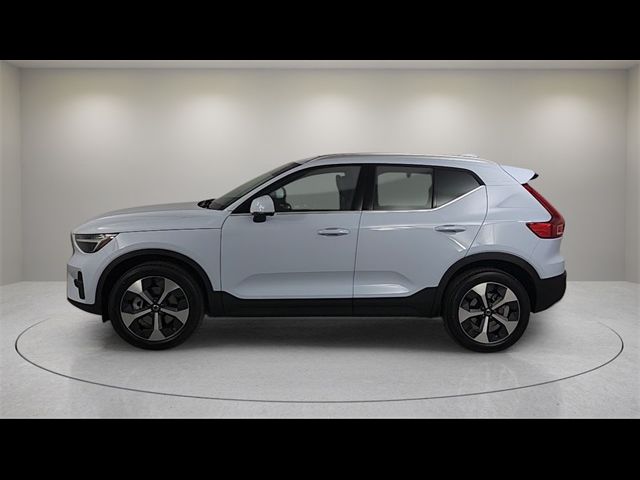 2025 Volvo XC40 Core Bright Theme