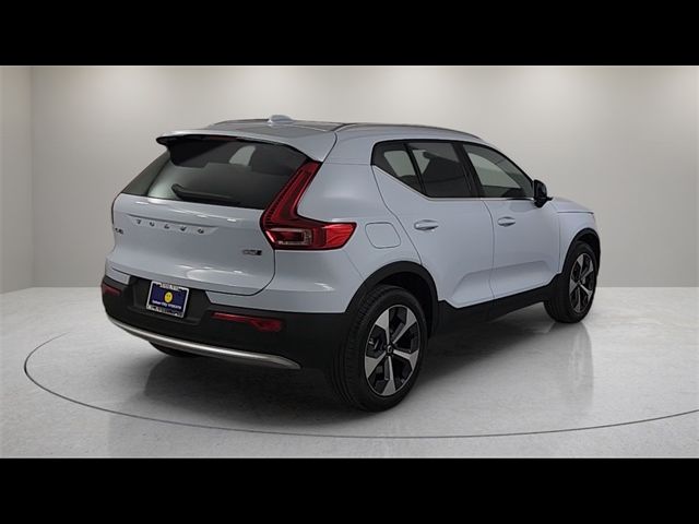 2025 Volvo XC40 Core Bright Theme