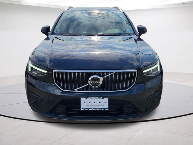 2025 Volvo XC40 Core Bright Theme