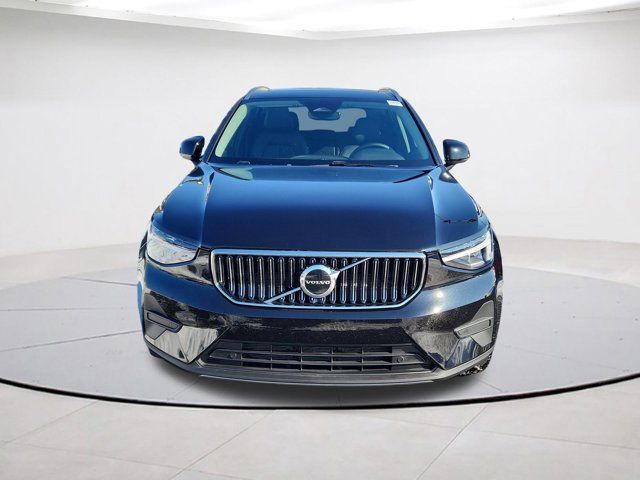 2025 Volvo XC40 Core Bright Theme