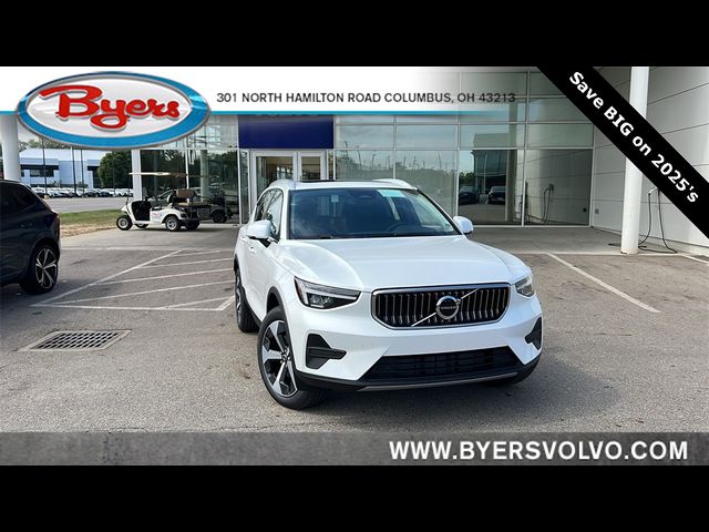 2025 Volvo XC40 Core Bright Theme