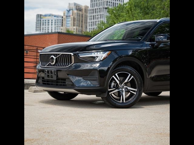 2025 Volvo XC40 Core Bright Theme