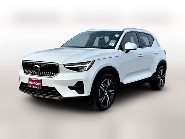 2025 Volvo XC40 Core Bright Theme