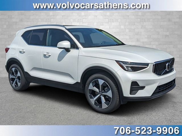 2025 Volvo XC40 Core Bright Theme