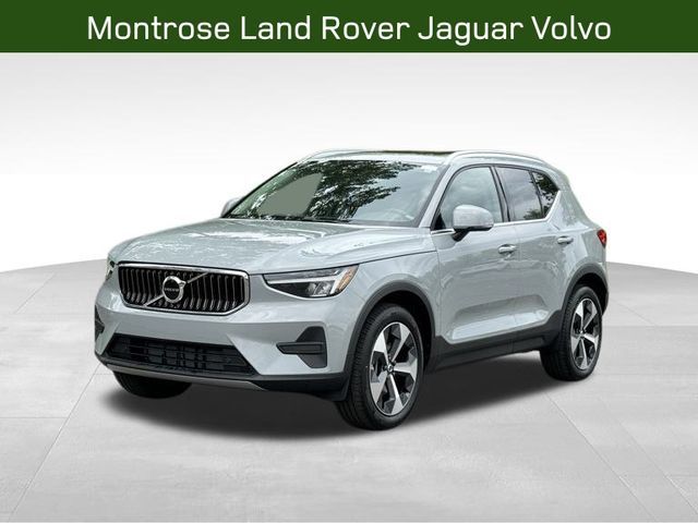 2025 Volvo XC40 Core Bright Theme