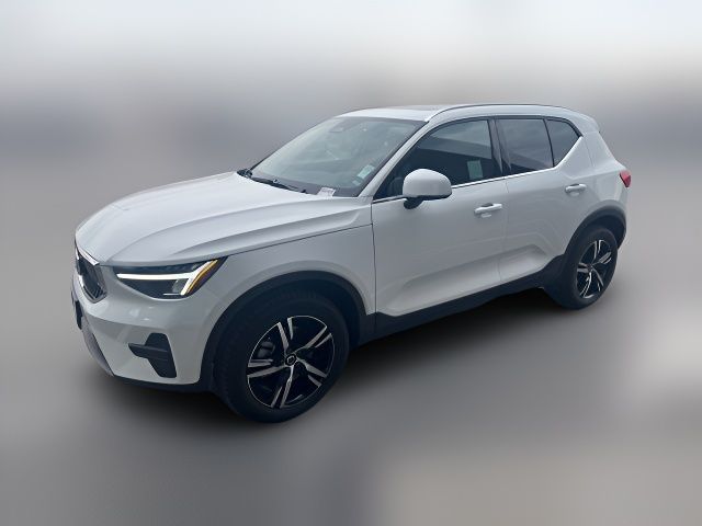 2025 Volvo XC40 Core Bright Theme