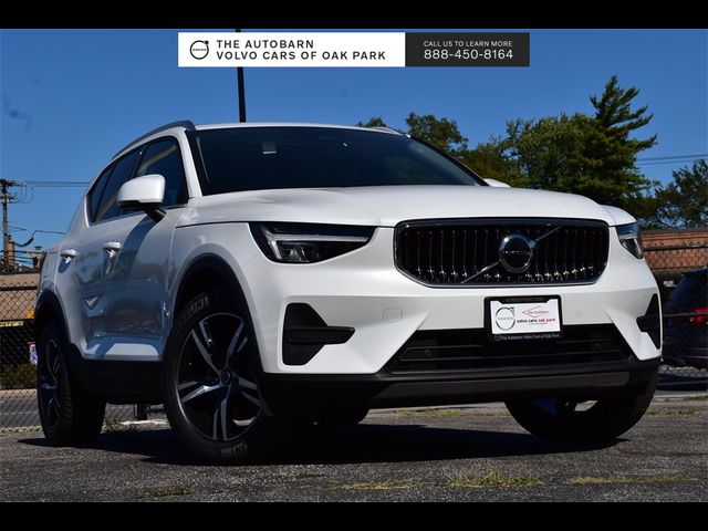 2025 Volvo XC40 Core Bright Theme