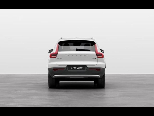 2025 Volvo XC40 Core Bright Theme