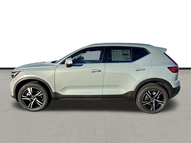 2025 Volvo XC40 Core Bright Theme