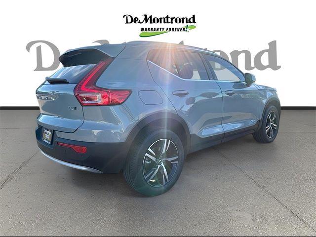 2025 Volvo XC40 Core Bright Theme