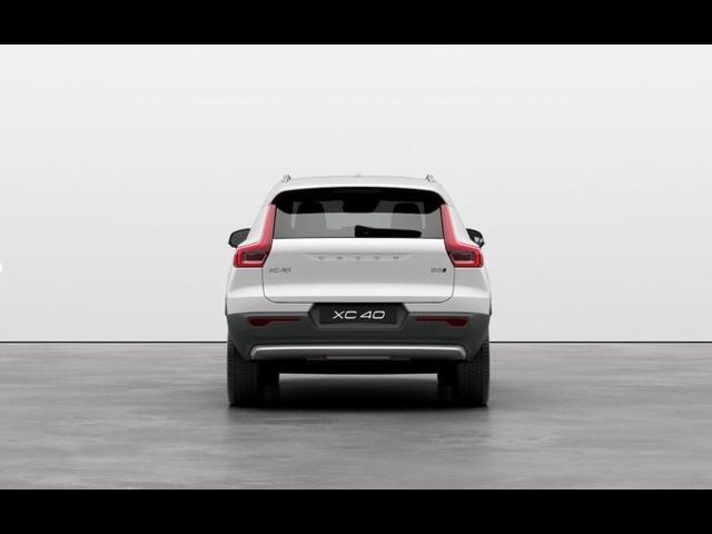 2025 Volvo XC40 Core Bright Theme