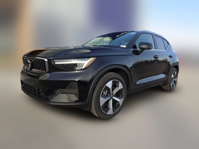 2025 Volvo XC40 Core Bright Theme