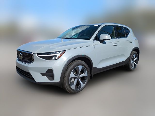 2025 Volvo XC40 Core Bright Theme