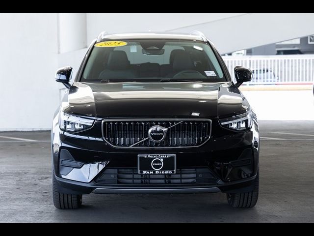 2025 Volvo XC40 Core Bright Theme