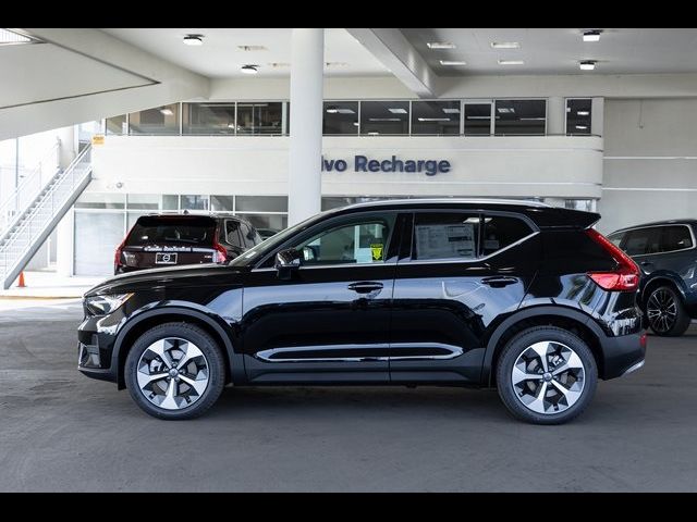 2025 Volvo XC40 Core Bright Theme