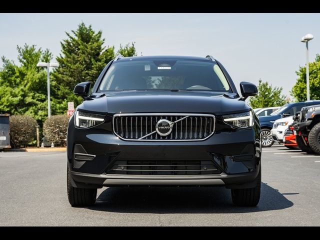 2025 Volvo XC40 Core Bright Theme