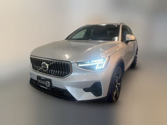 2025 Volvo XC40 Core Bright Theme