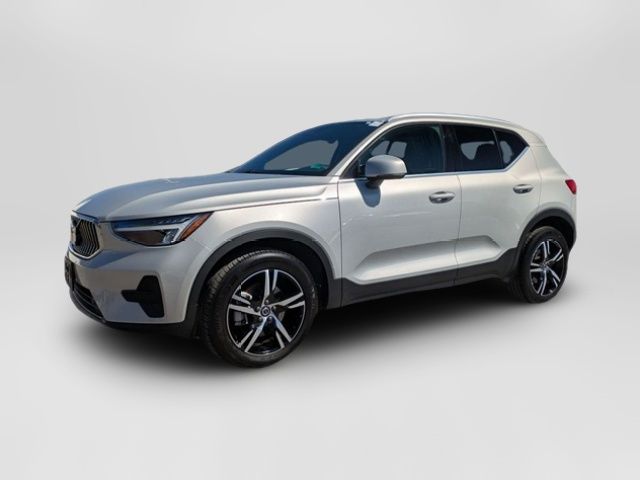 2025 Volvo XC40 Core Bright Theme