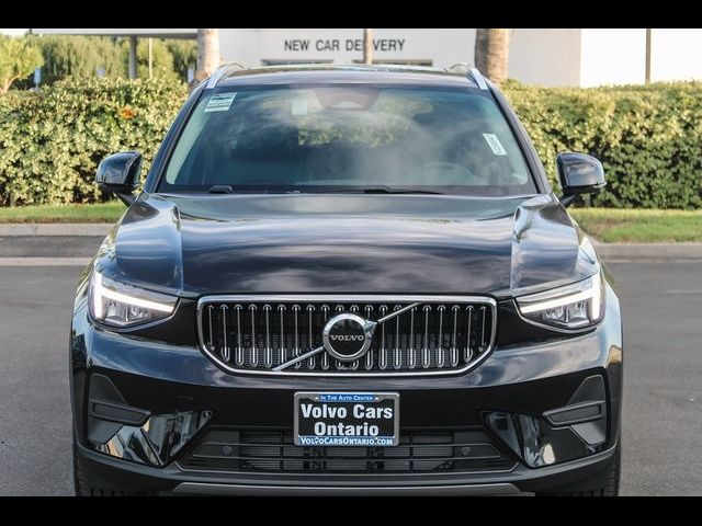 2025 Volvo XC40 Core Bright Theme