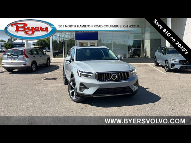 2025 Volvo XC40 Core Bright Theme